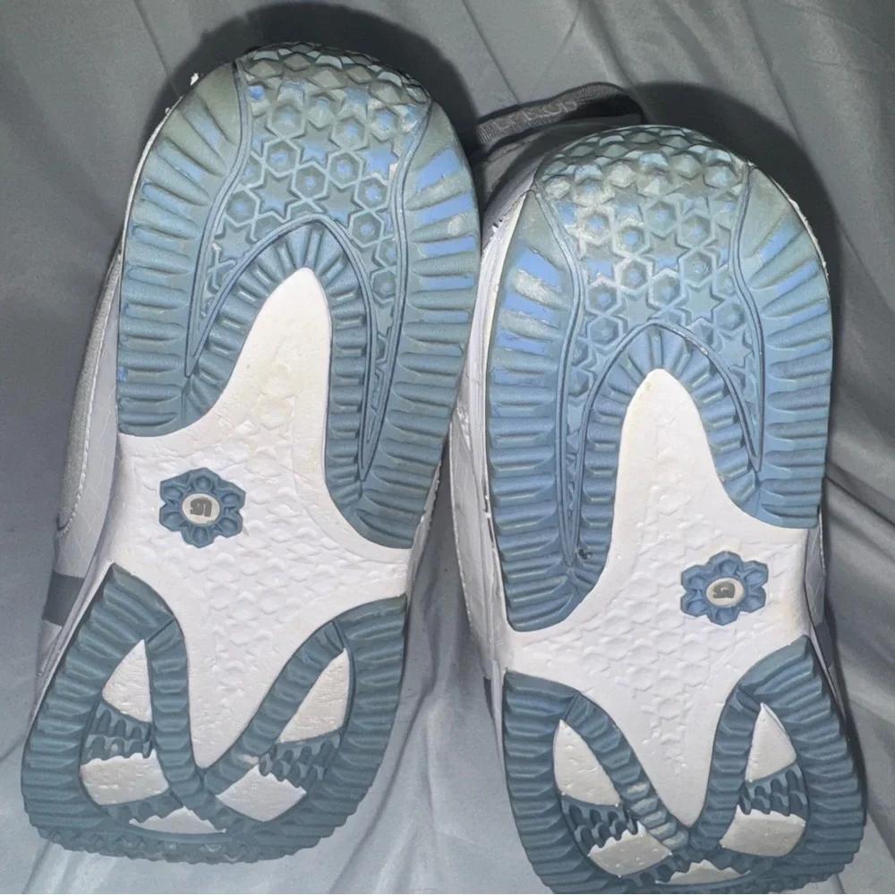 Burton Women’s Snowboarding Boots - Picture 7 of 8